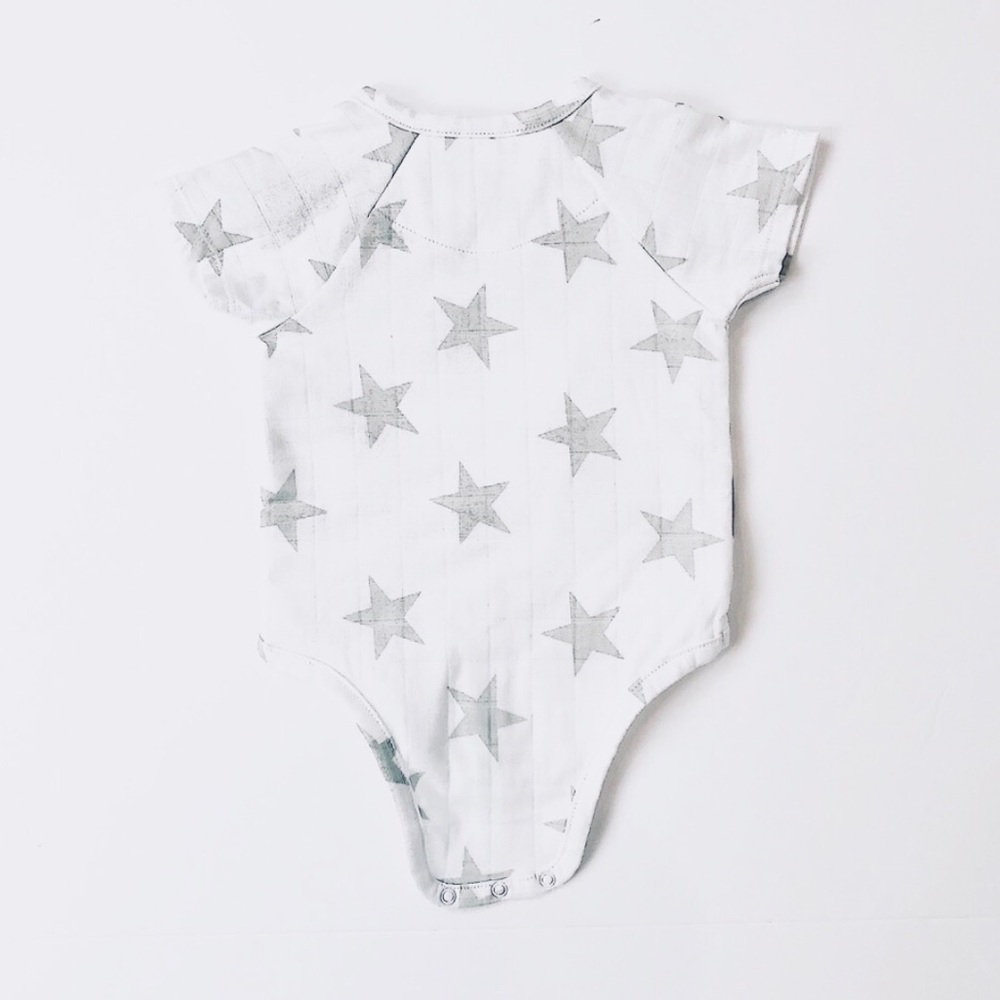 aden + anais star print kimono onesie size 0-3M - Picture 3 of 3